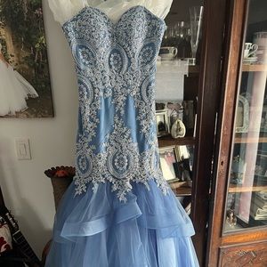 Formal gown: Quince/ Prom